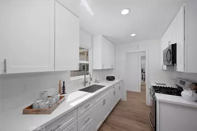 415 E Walnut Avenue, Monrovia, CA 91016 - Photo 43