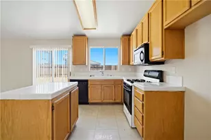 13041 Stanford Dr, Victorville, CA 92392 - Photo 19