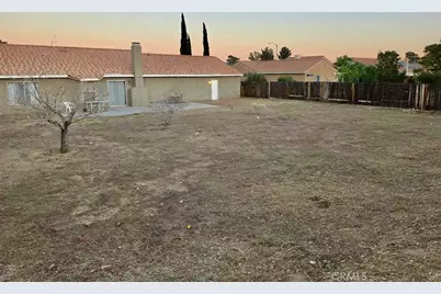 12966 Sundown, Victorville, CA 92392 - Photo 17