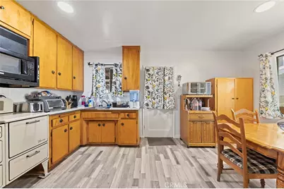 526 E Olive Avenue, Monrovia, CA 91016 - Photo 17