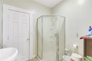 1562 N Lake Ave, Pasadena, CA 91104 - Photo 21