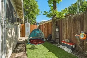 70 S Parkwood, Pasadena, CA 91107 - Photo 21