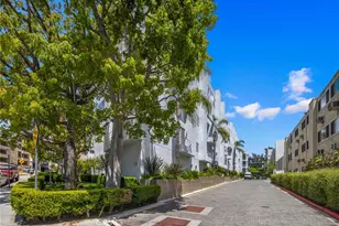 520 S Barrington Ave, Los Angeles, CA 90049 - Photo 5