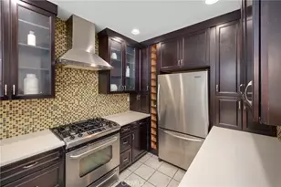 520 S Barrington Ave, Los Angeles, CA 90049 - Photo 21