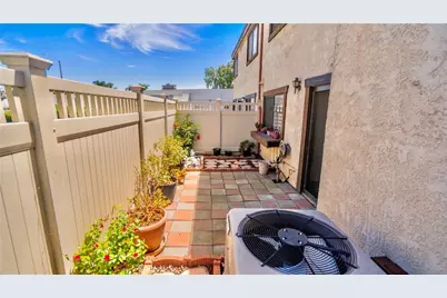 10055 Aspen, Santa Fe Springs, CA 90670 - Photo 17