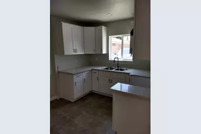 125 W 46th Street, Los Angeles, CA 90037 - Photo 33
