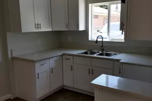 125 W 46th St, Los Angeles, CA 90037 - Photo 33