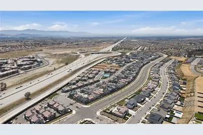 15964 Caterpillar, Fontana, CA 92336 - Photo 11