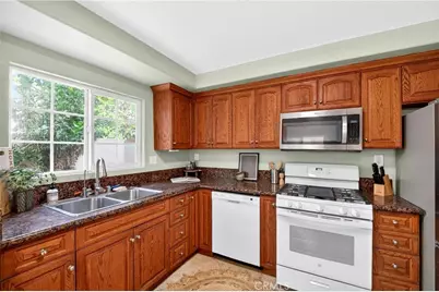 16617 Graystone, Cerritos, CA 90703 - Photo 3