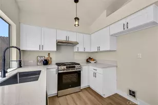 14419 Woodland Dr, Fontana, CA 92337 - Photo 7