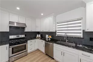 7426 Leescott Ave, Lake Balboa, CA 91406 - Photo 5