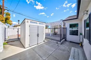 7426 Leescott Ave, Lake Balboa, CA 91406 - Photo 17