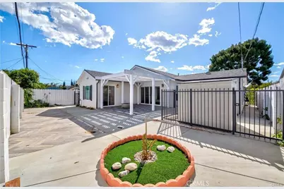 7426 Leescott Avenue, Lake Balboa, CA 91406 - Photo 15