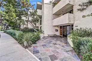 8400 De Longpre, West Hollywood, CA 90069 - Photo 19