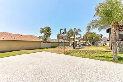 8936 Summerwood Way, Fontana, CA 92335 - Photo 3