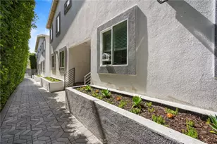 211 S Hoover St, Los Angeles, CA 90004 - Photo 9
