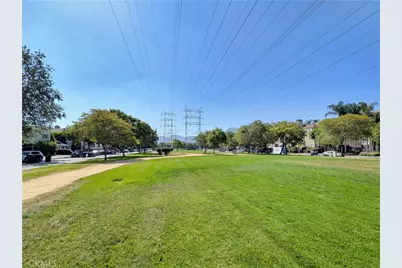 652 N Whitnall Highway, Burbank, CA 91505 - Photo 11