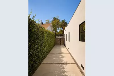 2932 Edgehill Drive, Los Angeles, CA 90018 - Photo 15