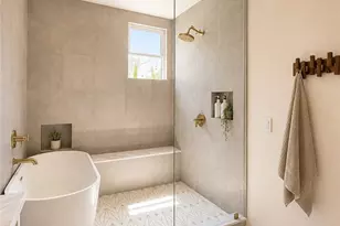 2932 Edgehill Dr, Los Angeles, CA 90018 - Photo 11