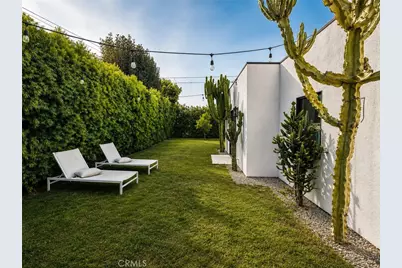 2932 Edgehill Drive, Los Angeles, CA 90018 - Photo 19