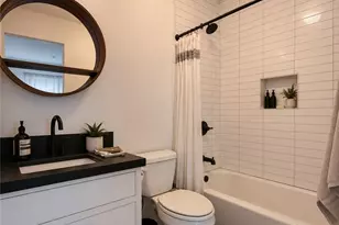2932 Edgehill Dr, Los Angeles, CA 90018 - Photo 23