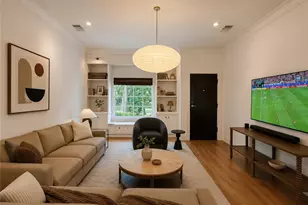 2932 Edgehill Dr, Los Angeles, CA 90018 - Photo 3