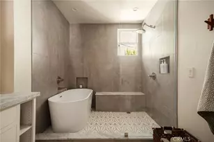 2932 Edgehill Dr, Los Angeles, CA 90018 - Photo 19
