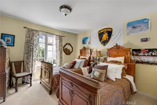 19381 Woodlands Drive, Huntington Beach, CA 92648 - Photo 17