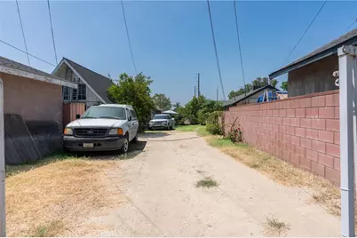 325 W Crescent Drive, Azusa, CA 91702 - Photo 39