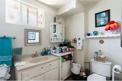 325 W Crescent Drive, Azusa, CA 91702 - Photo 17