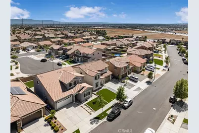 15597 Parry Peak Drive, Fontana, CA 92336 - Photo 31