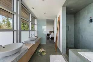 21826 Castlewood Dr, Malibu, CA 90265 - Photo 41