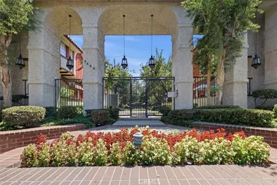 2450 E Del Mar Blvd #17, Pasadena, CA 91107 - Photo 1