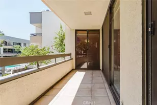 750 S Spaulding Ave, Los Angeles, CA 90036 - Photo 33