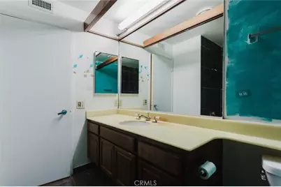 750 S Spaulding Avenue #215, Los Angeles, CA 90036 - Photo 29
