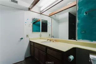 750 S Spaulding Ave, Los Angeles, CA 90036 - Photo 29