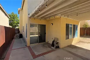 15577 Castellion, Fontana, CA 92337 - Photo 33