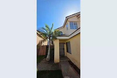 15577 Castellion, Fontana, CA 92337 - Photo 3