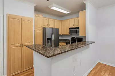 300 N El Molino Avenue #308, Pasadena, CA 91101 - Photo 7