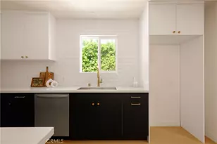 6246 Fallbrook, Los Angeles, CA 91367 - Photo 9