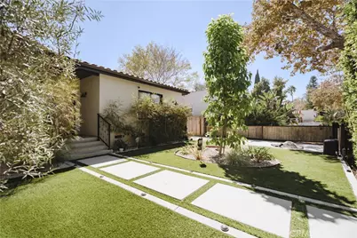 642 N Cahuenga, Los Angeles, CA 90004 - Photo 3