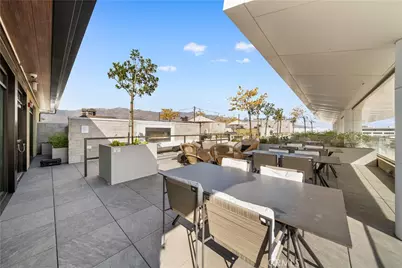 709 E Walnut Street #215, Pasadena, CA 91101 - Photo 17