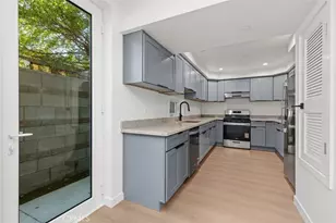 176 N Catalina Ave, Pasadena, CA 91106 - Photo 5