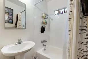 112 N Mar Vista Ave, Pasadena, CA 91106 - Photo 15