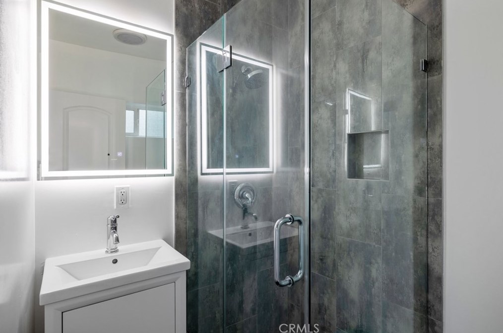 1324 Oak Grove Dr, Los Angeles CA  90041-3116 exterior
