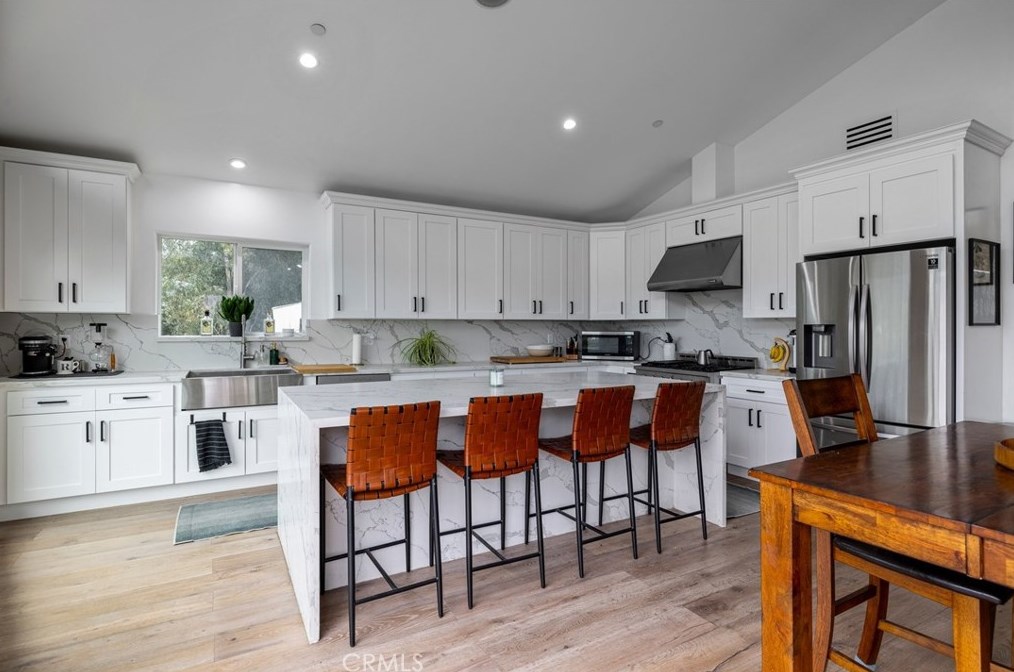 1324 Oak Grove Dr, Los Angeles CA  90041-3116 exterior