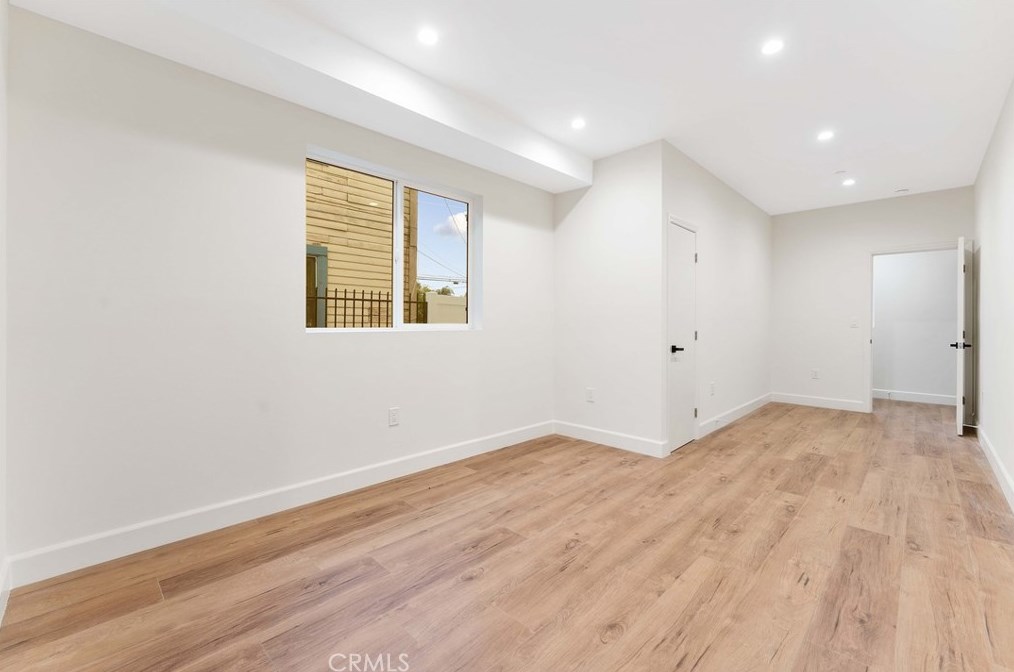 4559 18th St, Los Angeles CA  90019-5843 exterior