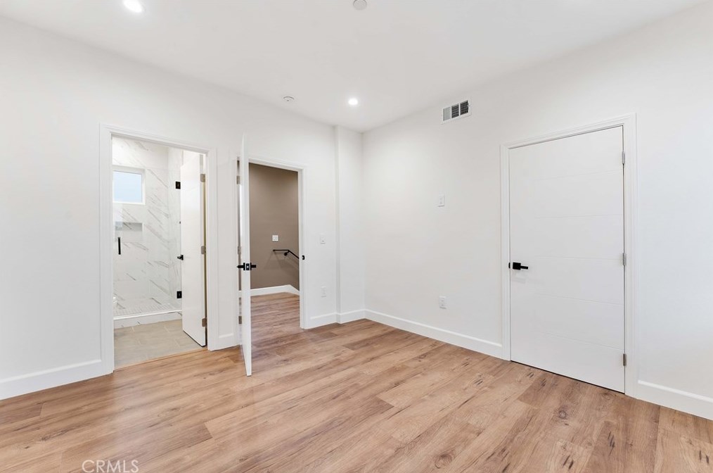 4559 18th St, Los Angeles CA  90019-5843 exterior