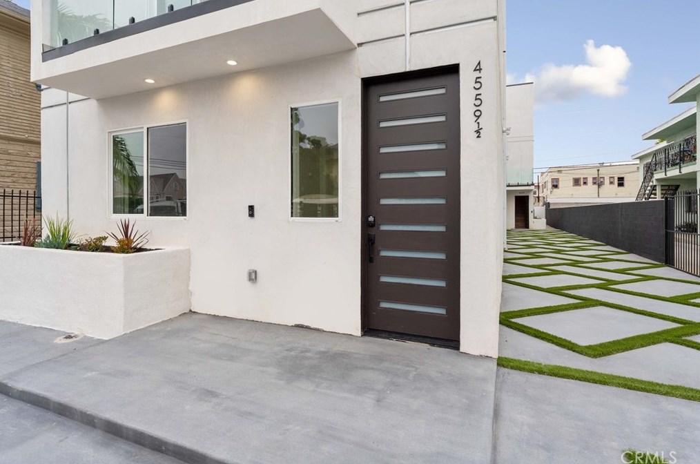 4559 18th St, Los Angeles CA  90019-5843 exterior