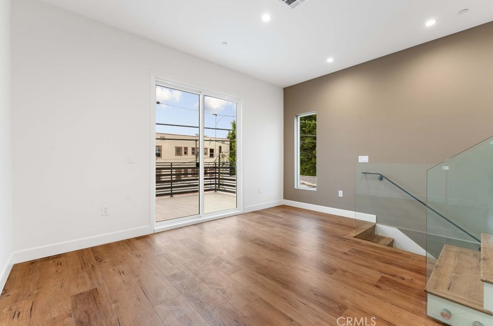 4559 18th St, Los Angeles CA  90019-5843 exterior